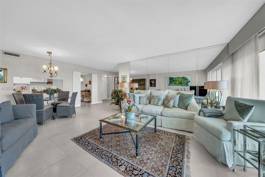 For Sale: $1,150,000 (2 beds, 2 baths, 1260 Square Feet)