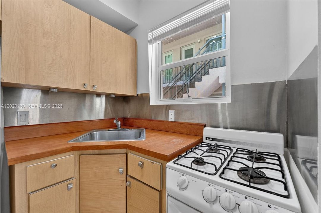 En Venta: $192,500 (0 camas, 1 baños, 400 Pies cuadrados)