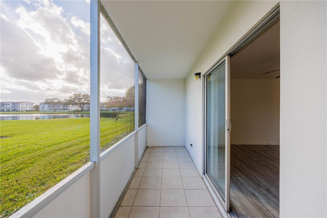 For Sale: $94,900 (1 beds, 1 baths, 720 Square Feet)