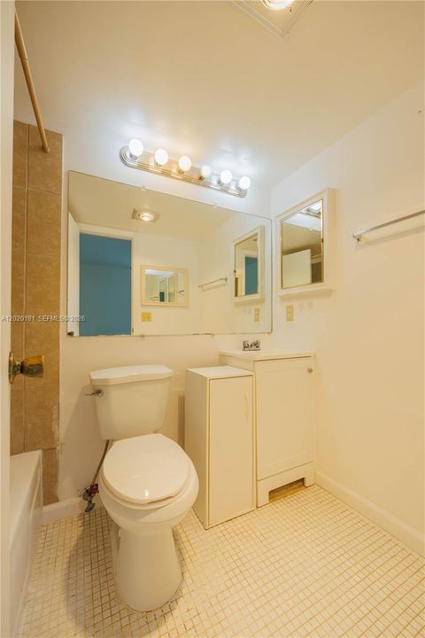 For Sale: $94,900 (1 beds, 1 baths, 720 Square Feet)