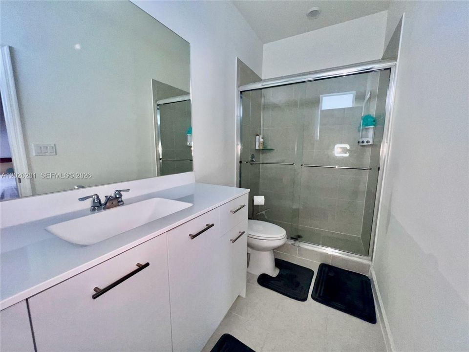 For Rent: $3,300 (3 beds, 2 baths, 1612 Square Feet)