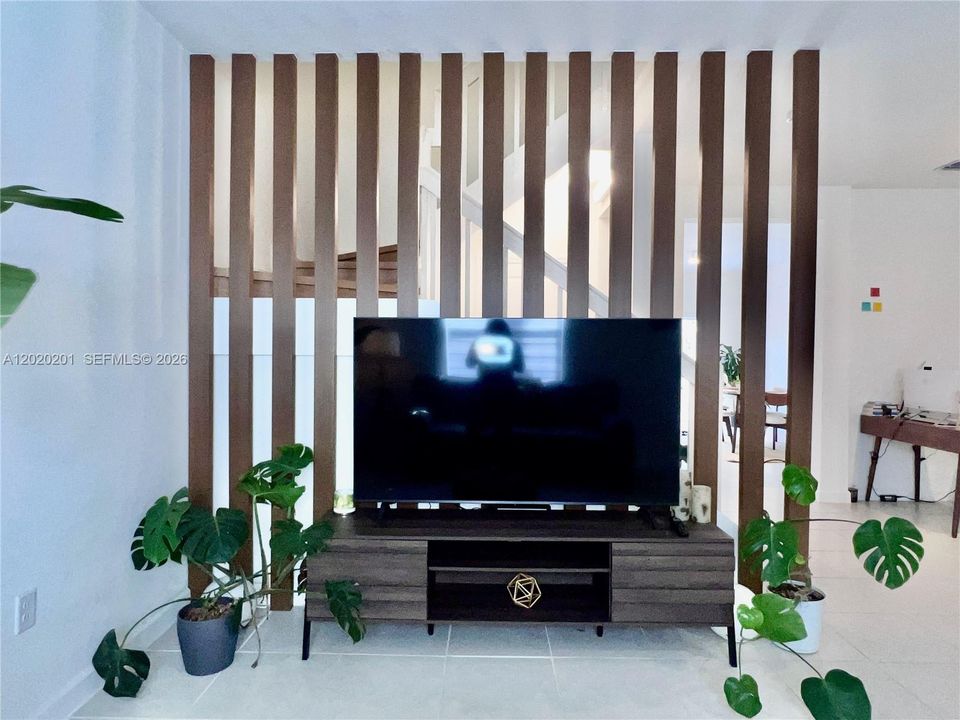 For Rent: $3,300 (3 beds, 2 baths, 1612 Square Feet)