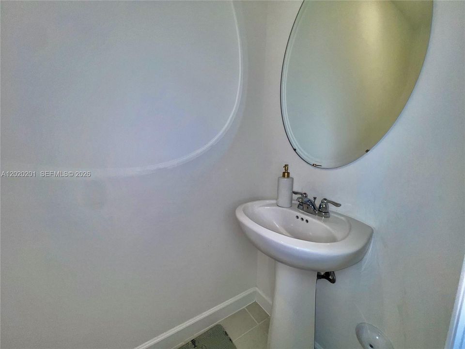 For Rent: $3,300 (3 beds, 2 baths, 1612 Square Feet)