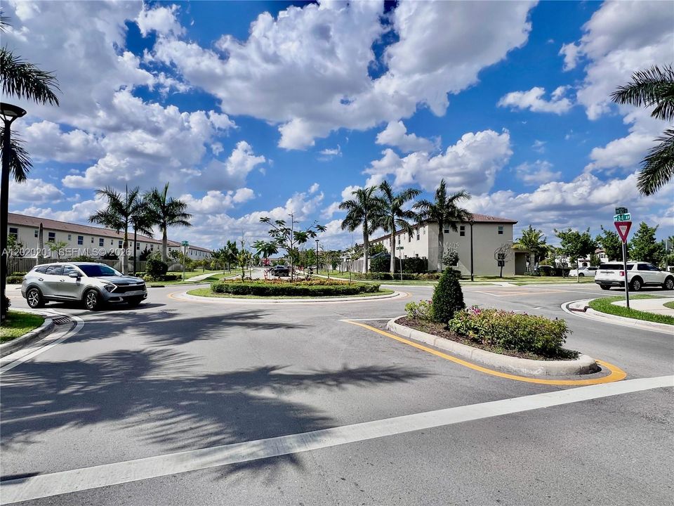 For Rent: $3,300 (3 beds, 2 baths, 1612 Square Feet)