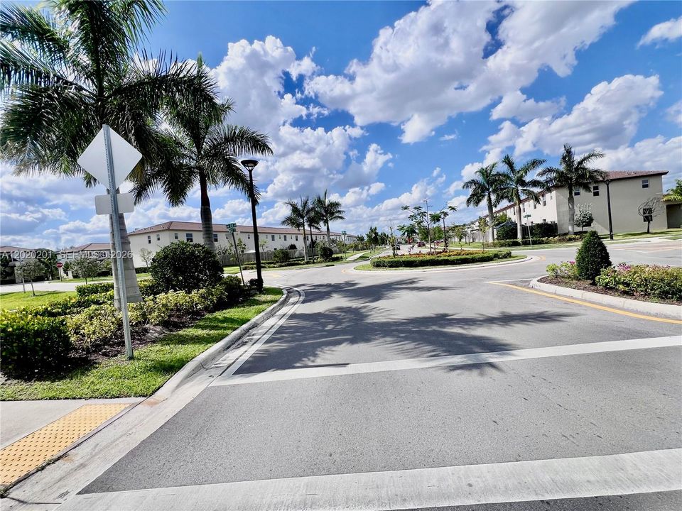 For Rent: $3,300 (3 beds, 2 baths, 1612 Square Feet)