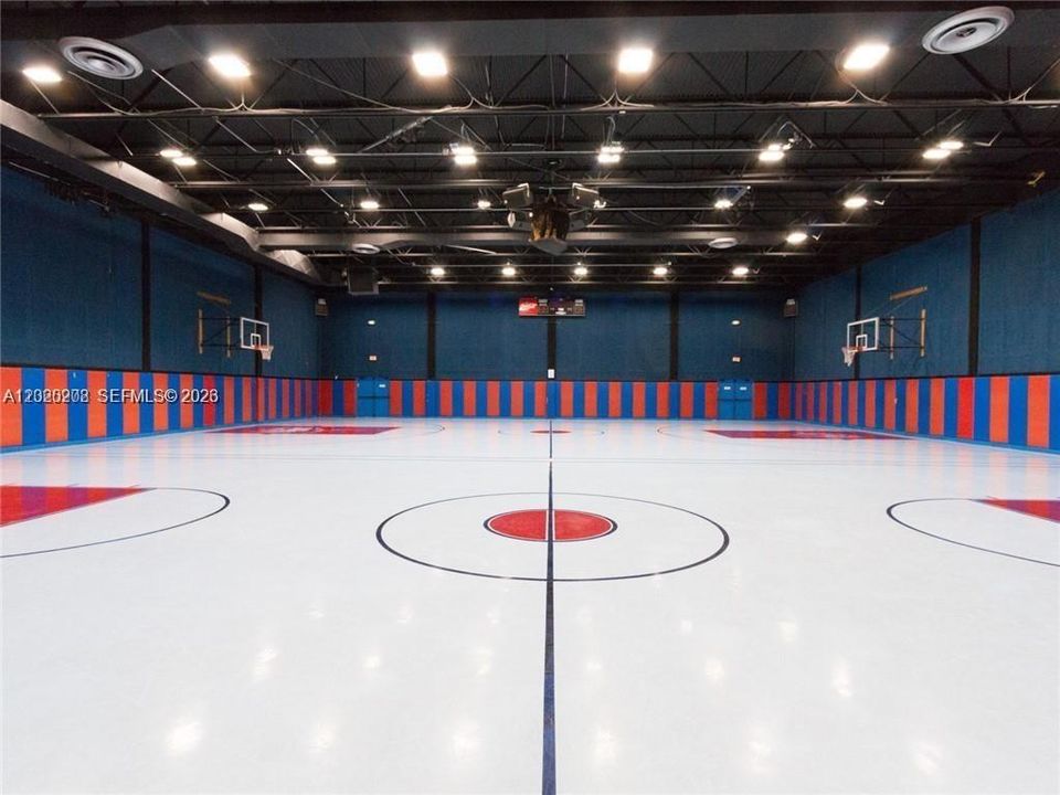 BASKETBALL  POLY COURT