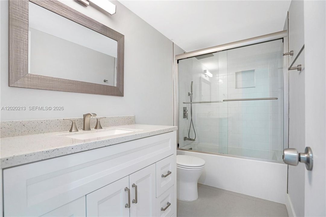Active With Contract: $2,900 (2 beds, 2 baths, 1115 Square Feet)