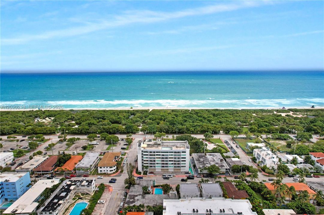 Active With Contract: $2,900 (2 beds, 2 baths, 1115 Square Feet)