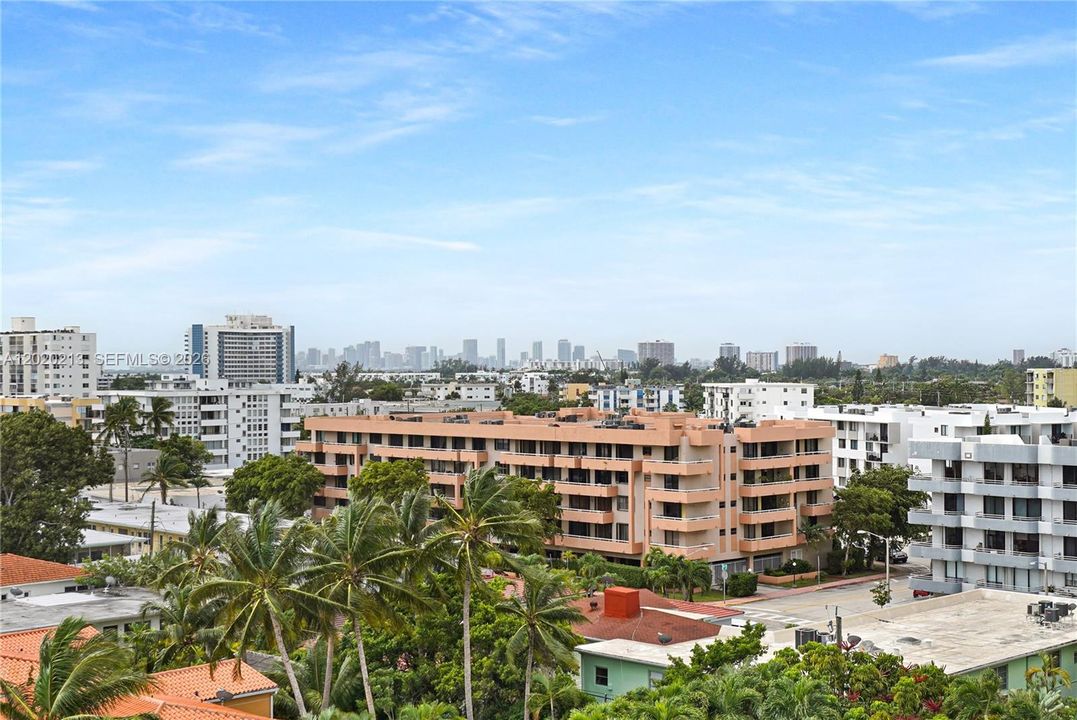 Active With Contract: $2,900 (2 beds, 2 baths, 1115 Square Feet)