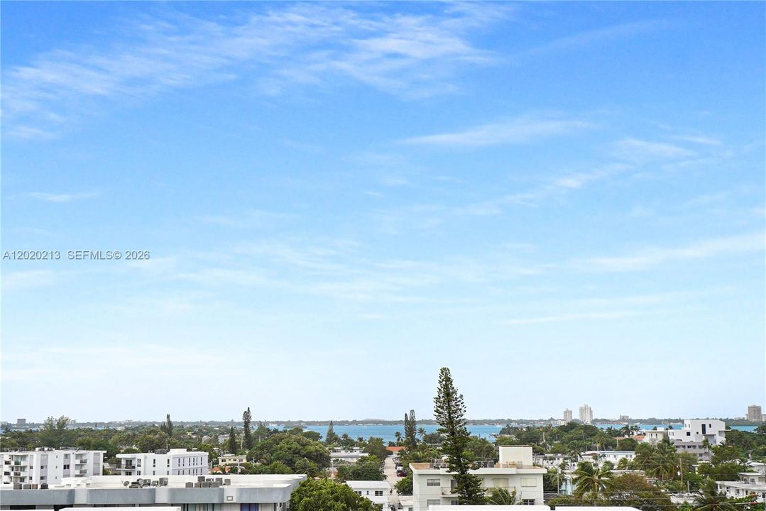 Active With Contract: $2,900 (2 beds, 2 baths, 1115 Square Feet)