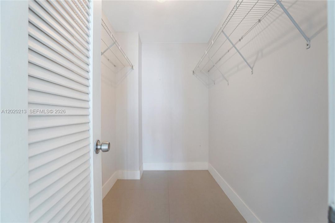 Active With Contract: $2,900 (2 beds, 2 baths, 1115 Square Feet)