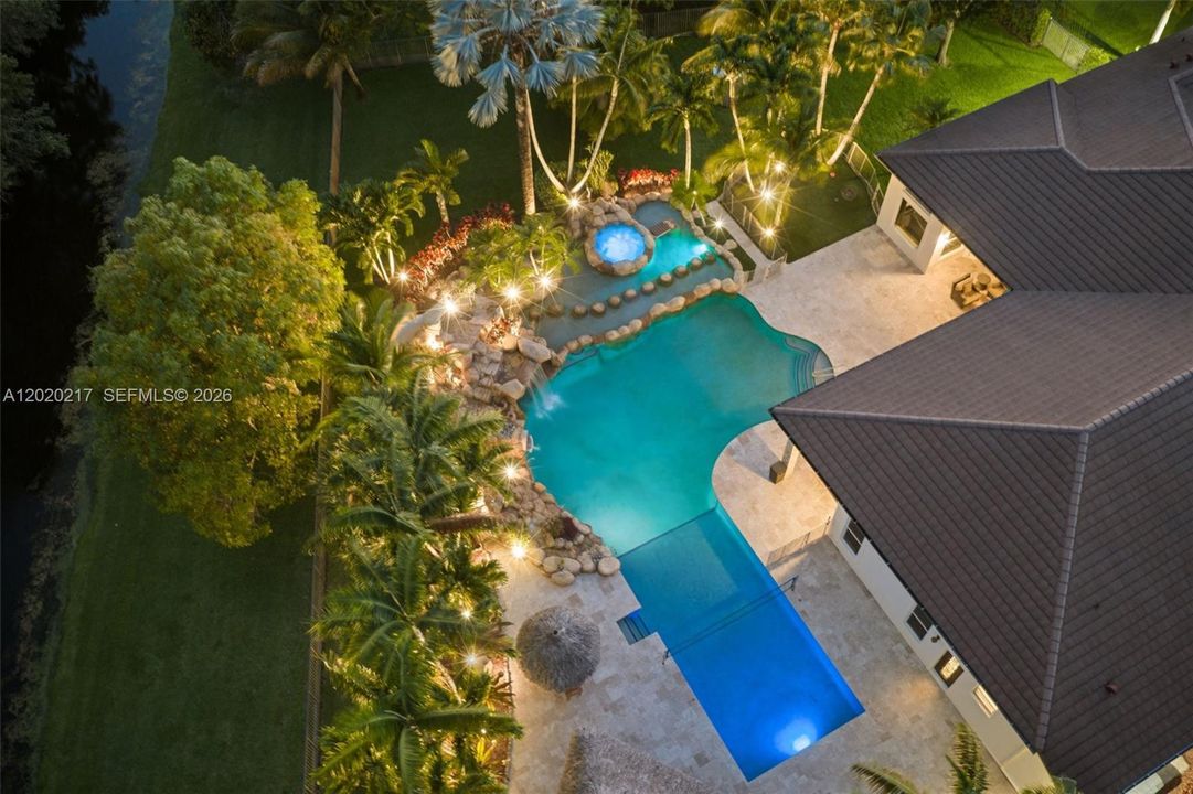 For Sale: $2,995,000 (5 beds, 4 baths, 4592 Square Feet)