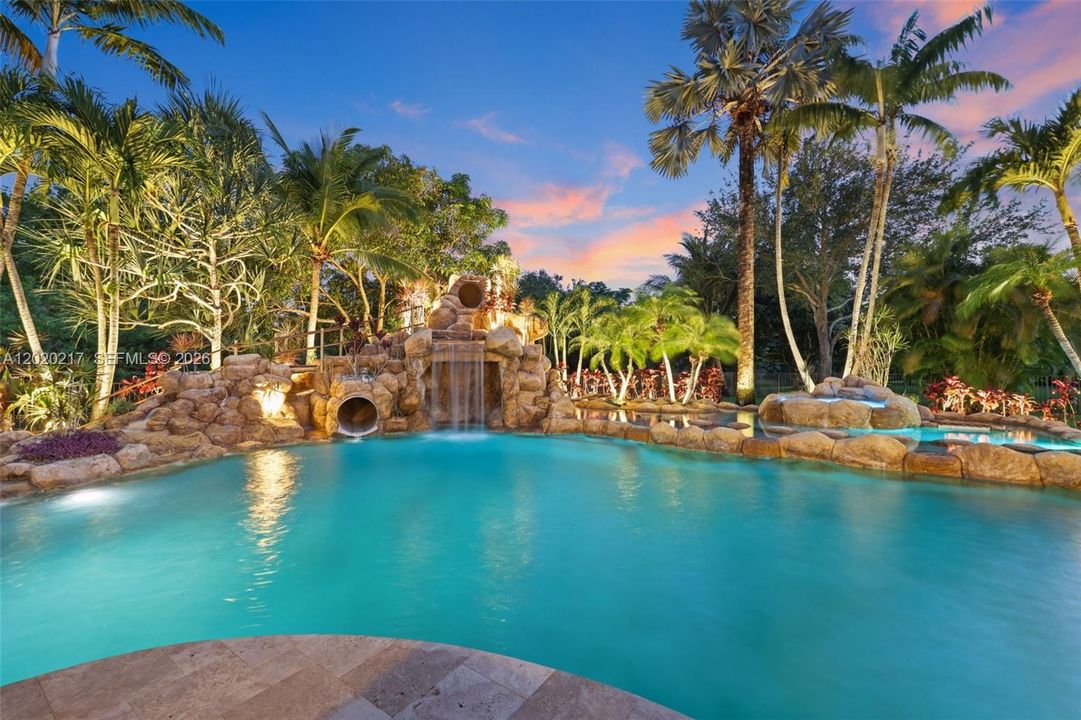 For Sale: $2,995,000 (5 beds, 4 baths, 4592 Square Feet)