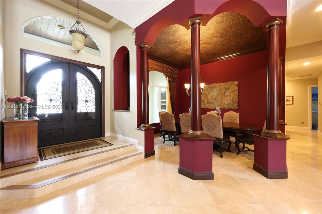 For Sale: $2,995,000 (5 beds, 4 baths, 4592 Square Feet)