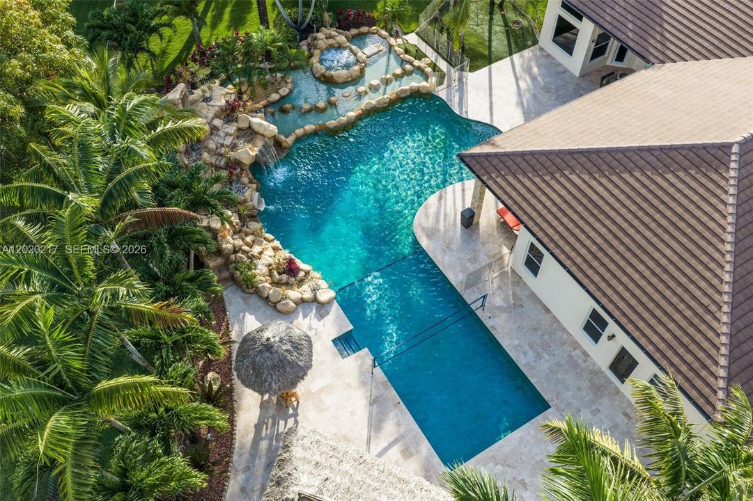 For Sale: $2,995,000 (5 beds, 4 baths, 4592 Square Feet)