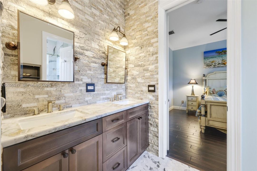 For Sale: $2,995,000 (5 beds, 4 baths, 4592 Square Feet)