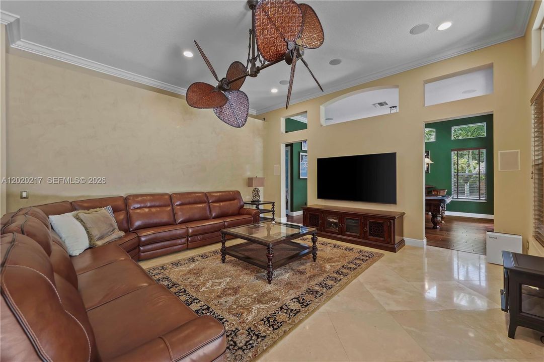For Sale: $2,995,000 (5 beds, 4 baths, 4592 Square Feet)