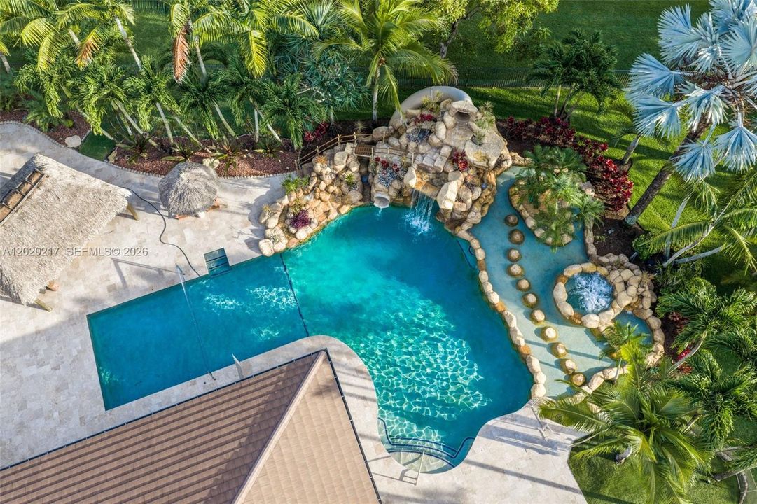 For Sale: $2,995,000 (5 beds, 4 baths, 4592 Square Feet)