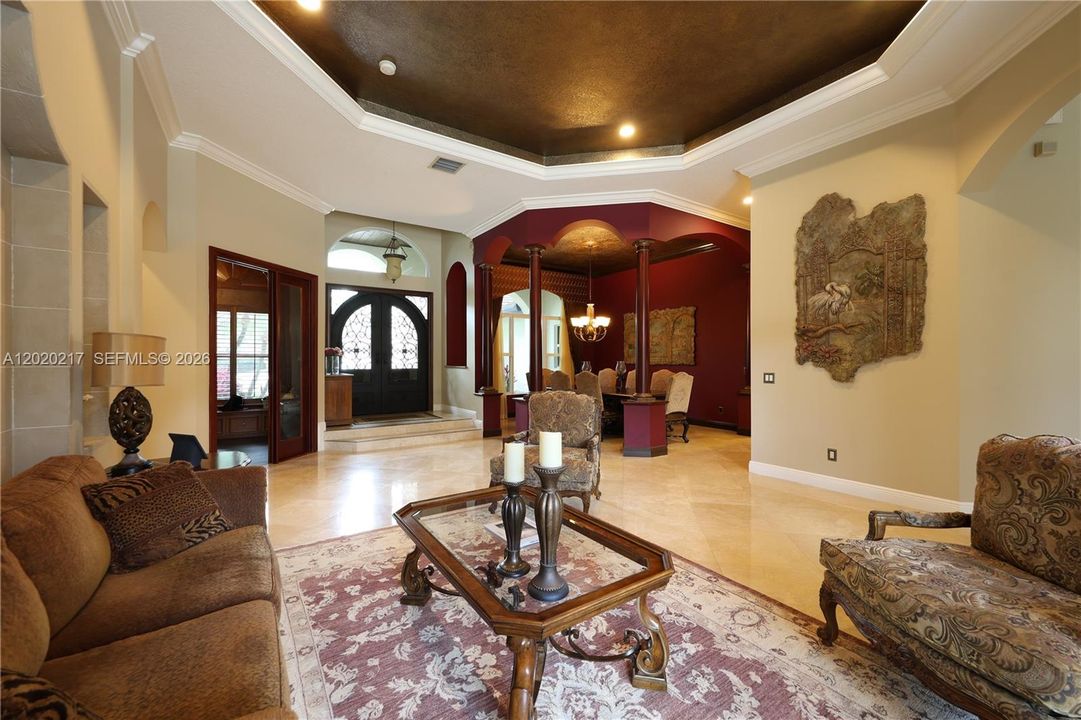 For Sale: $2,995,000 (5 beds, 4 baths, 4592 Square Feet)