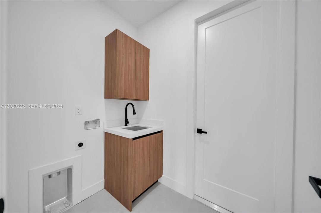 En Venta: $389,900 (4 camas, 3 baños, 1778 Pies cuadrados)