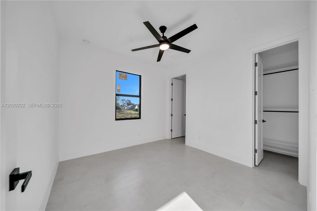En Venta: $389,900 (4 camas, 3 baños, 1778 Pies cuadrados)