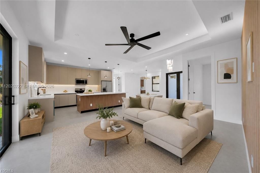En Venta: $389,900 (4 camas, 3 baños, 1778 Pies cuadrados)