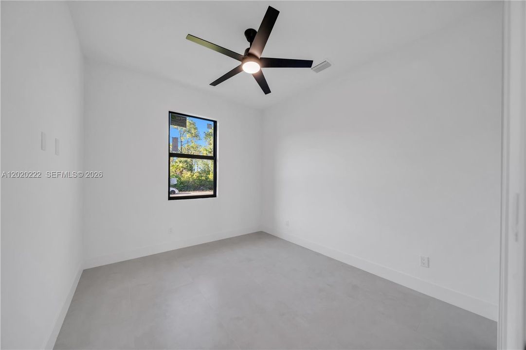 En Venta: $389,900 (4 camas, 3 baños, 1778 Pies cuadrados)