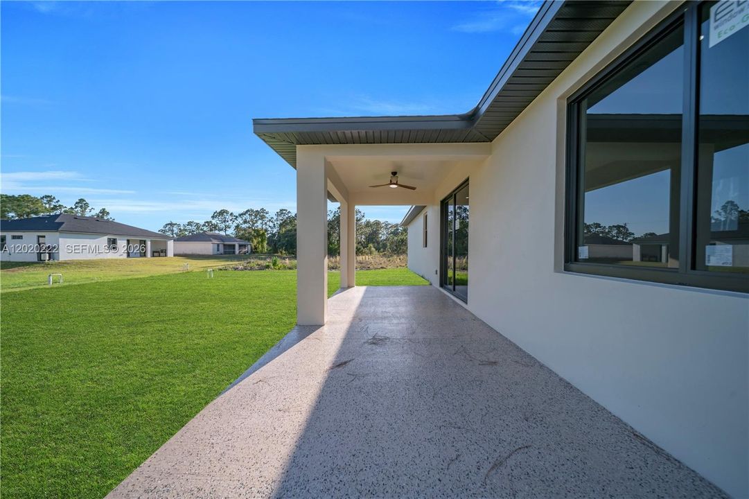 En Venta: $389,900 (4 camas, 3 baños, 1778 Pies cuadrados)