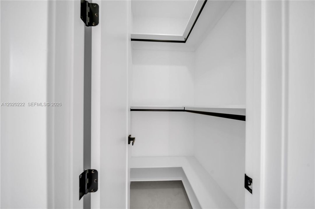 En Venta: $389,900 (4 camas, 3 baños, 1778 Pies cuadrados)