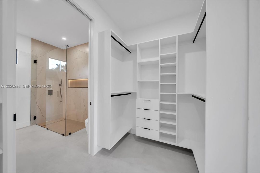 En Venta: $389,900 (4 camas, 3 baños, 1778 Pies cuadrados)