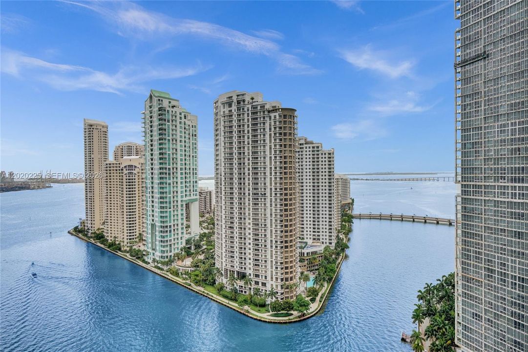 В аренду: $14,950 (2 спален, 3 ванн, 1552 Квадратных фут)