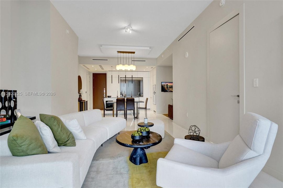 В аренду: $14,950 (2 спален, 3 ванн, 1552 Квадратных фут)