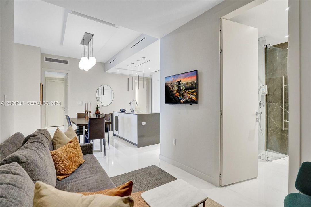 В аренду: $14,950 (2 спален, 3 ванн, 1552 Квадратных фут)
