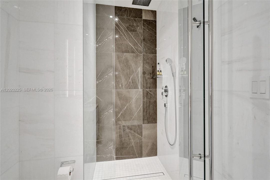В аренду: $14,950 (2 спален, 3 ванн, 1552 Квадратных фут)