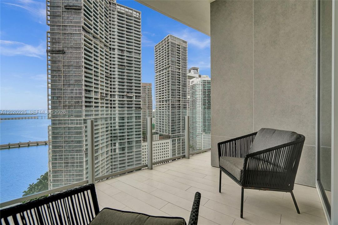 В аренду: $14,950 (2 спален, 3 ванн, 1552 Квадратных фут)
