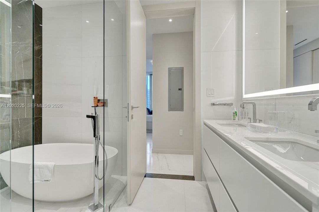В аренду: $14,950 (2 спален, 3 ванн, 1552 Квадратных фут)