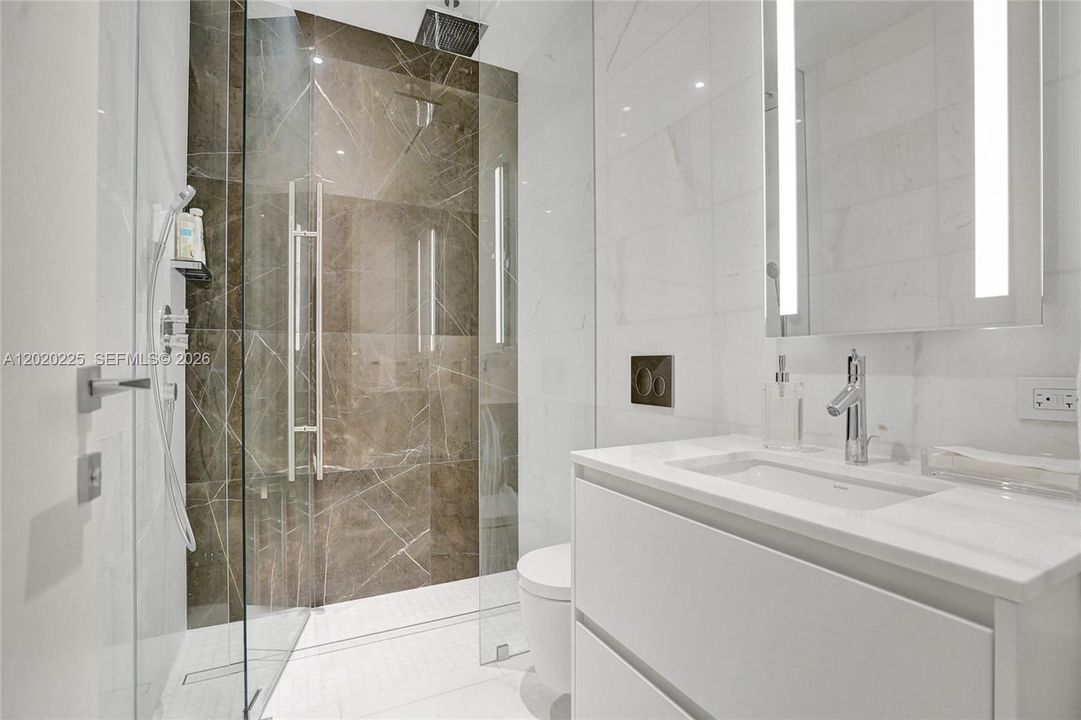 В аренду: $14,950 (2 спален, 3 ванн, 1552 Квадратных фут)