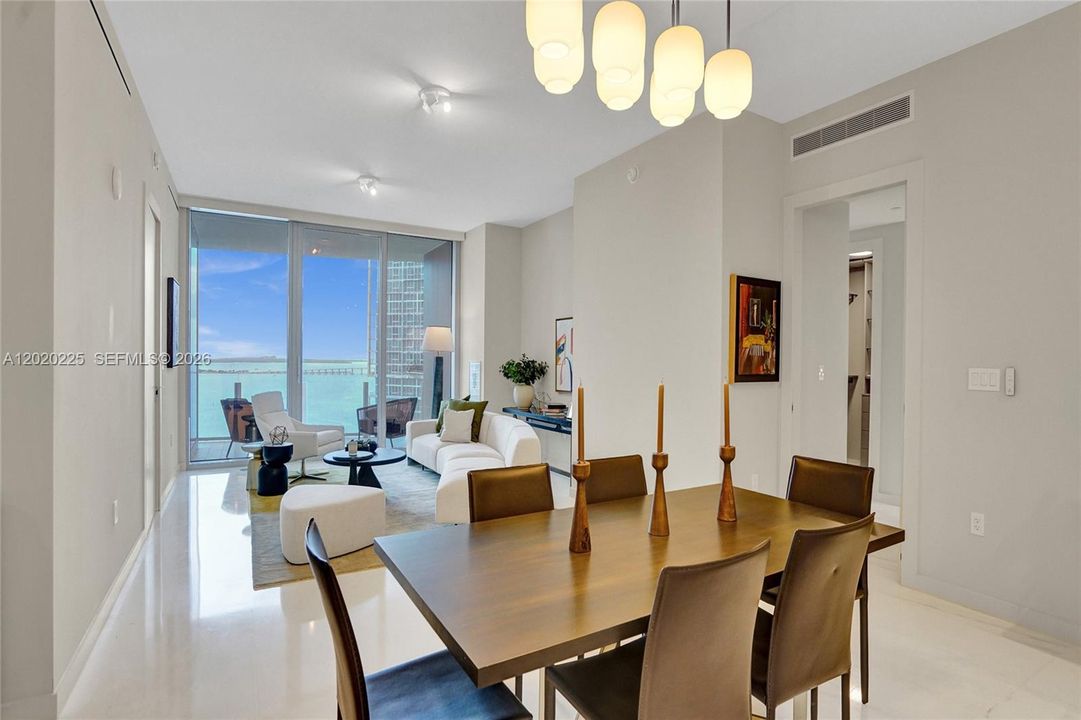В аренду: $14,950 (2 спален, 3 ванн, 1552 Квадратных фут)