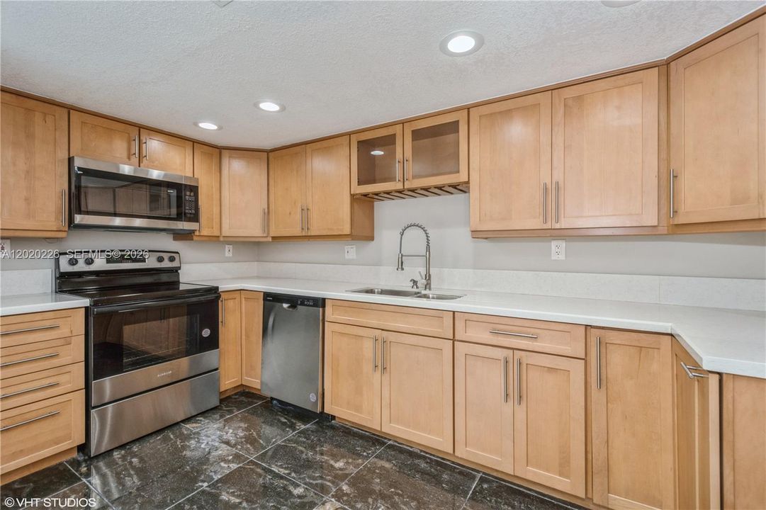En Venta: $180,000 (3 camas, 2 baños, 1480 Pies cuadrados)