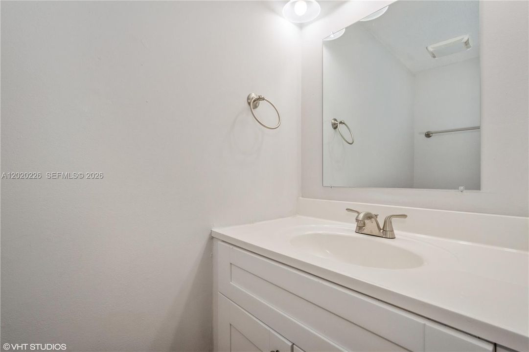 En Venta: $180,000 (3 camas, 2 baños, 1480 Pies cuadrados)