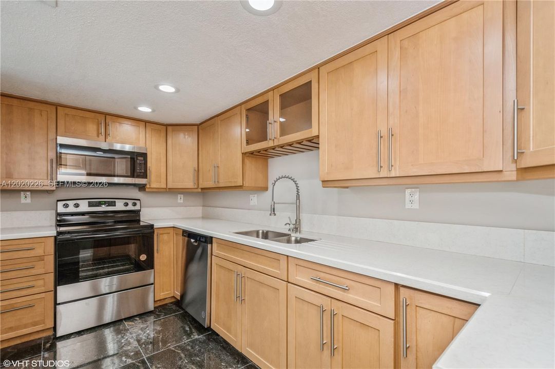 En Venta: $180,000 (3 camas, 2 baños, 1480 Pies cuadrados)