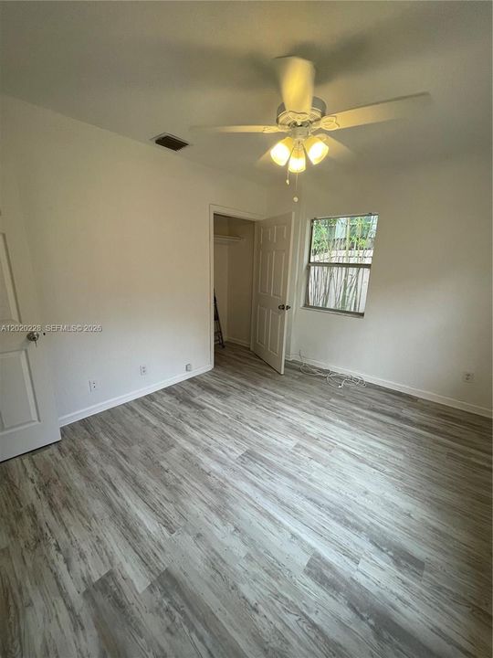 В аренду: $2,400 (0 спален, 3 ванн, 1720 Квадратных фут)