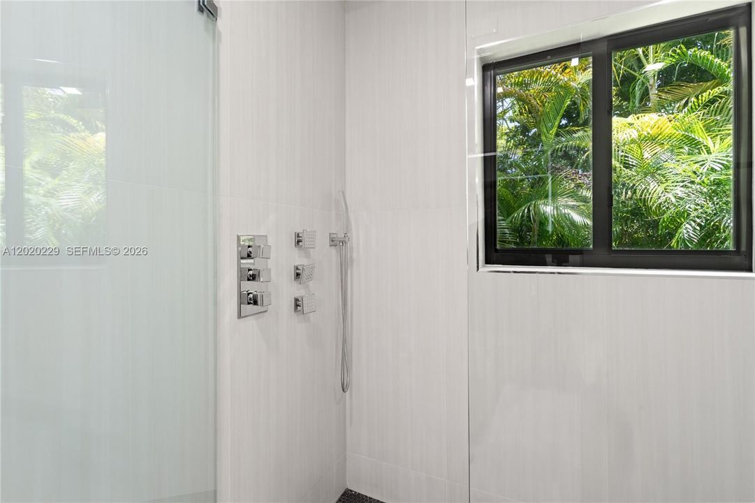 En Renta: $19,900 (5 camas, 4 baños, 3286 Pies cuadrados)