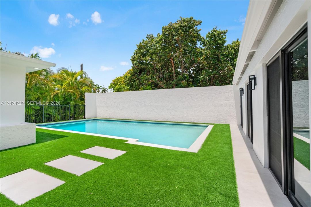En Renta: $19,900 (5 camas, 4 baños, 3286 Pies cuadrados)