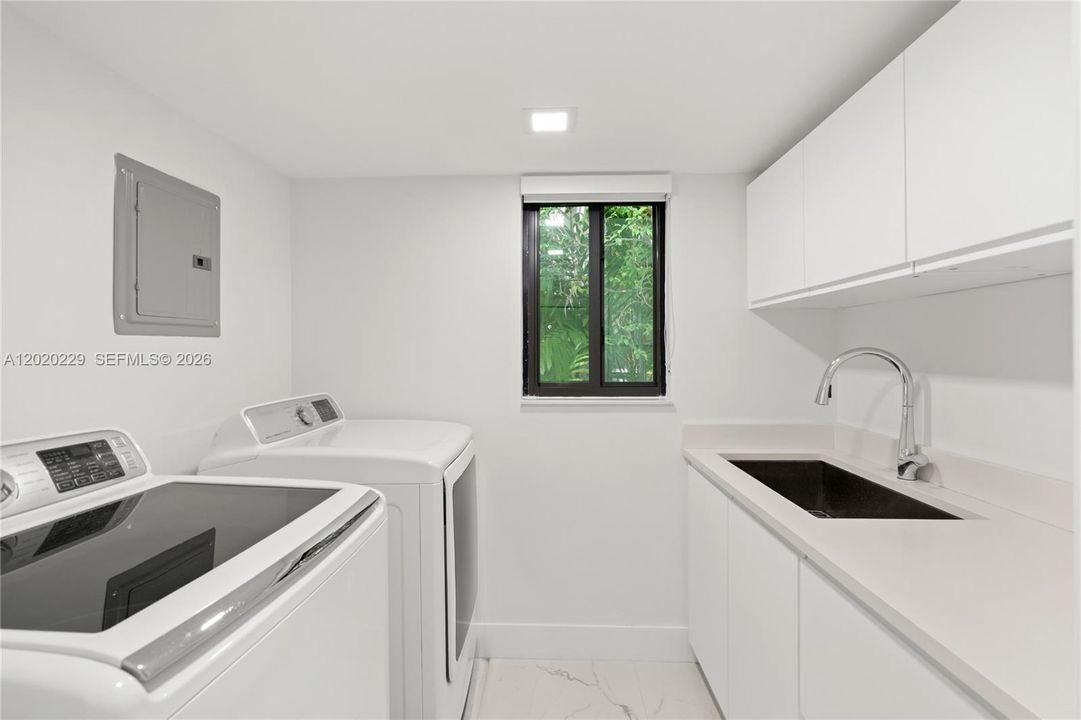 En Renta: $19,900 (5 camas, 4 baños, 3286 Pies cuadrados)
