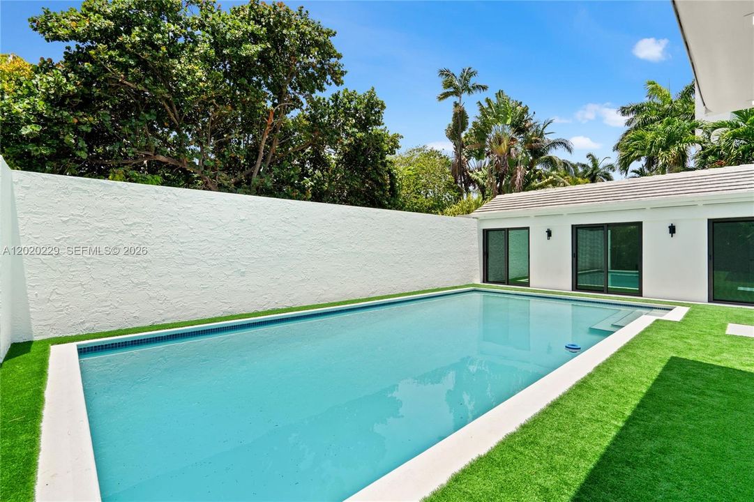 En Renta: $19,900 (5 camas, 4 baños, 3286 Pies cuadrados)