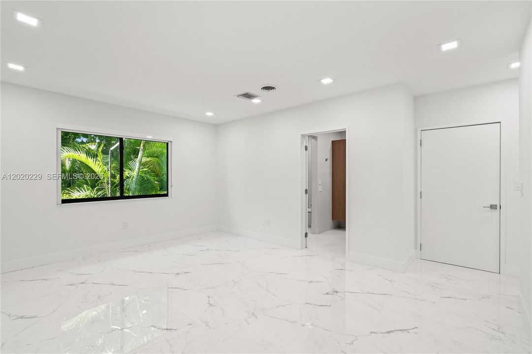 En Renta: $19,900 (5 camas, 4 baños, 3286 Pies cuadrados)