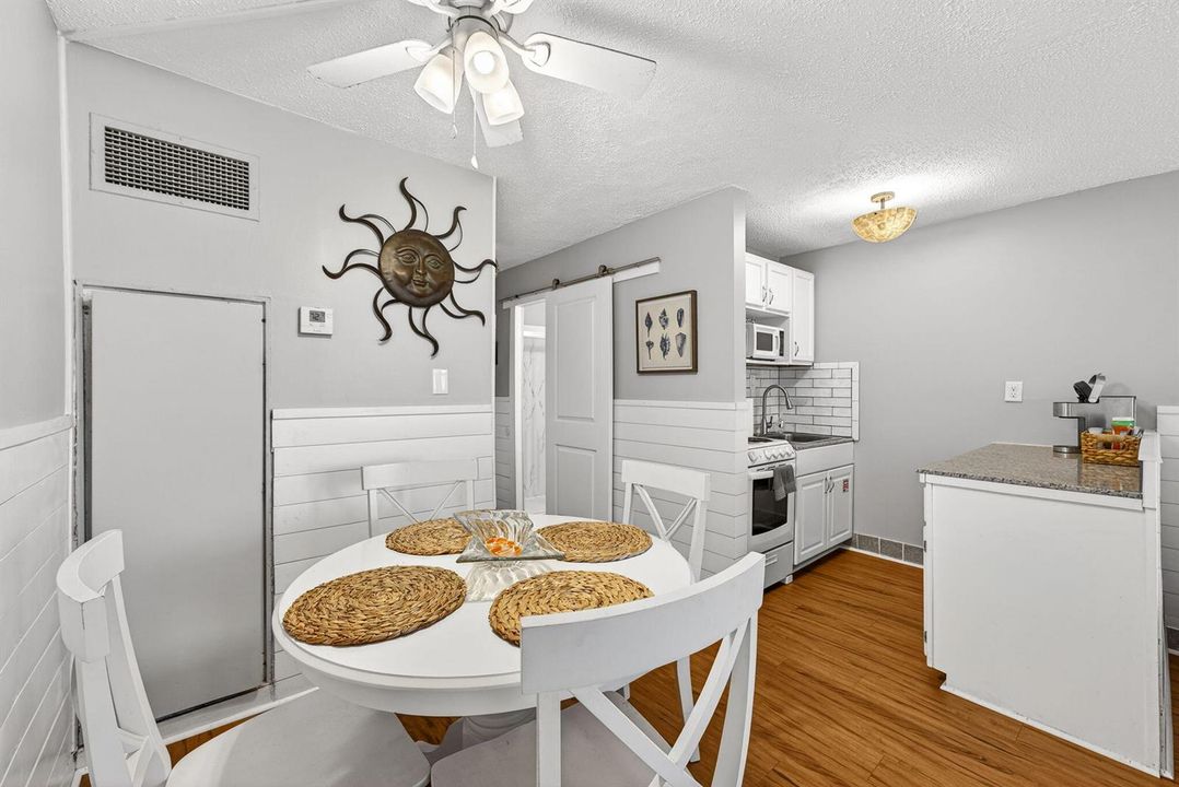 10-PANHANDLE - 8817 THOMAS DR A114 - 05