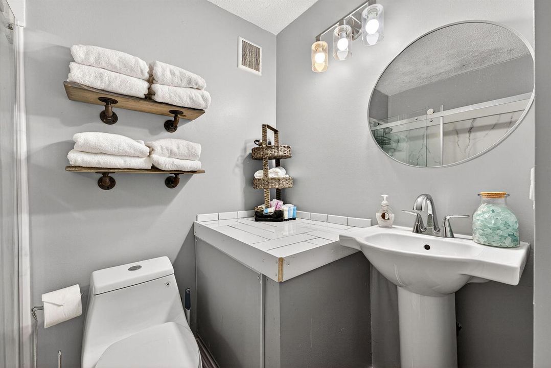 24-PANHANDLE - 8817 THOMAS DR A114 - 17