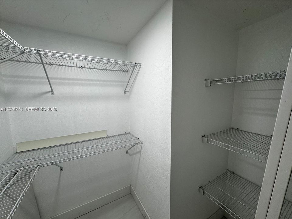 For Rent: $2,300 (2 beds, 2 baths, 812 Square Feet)